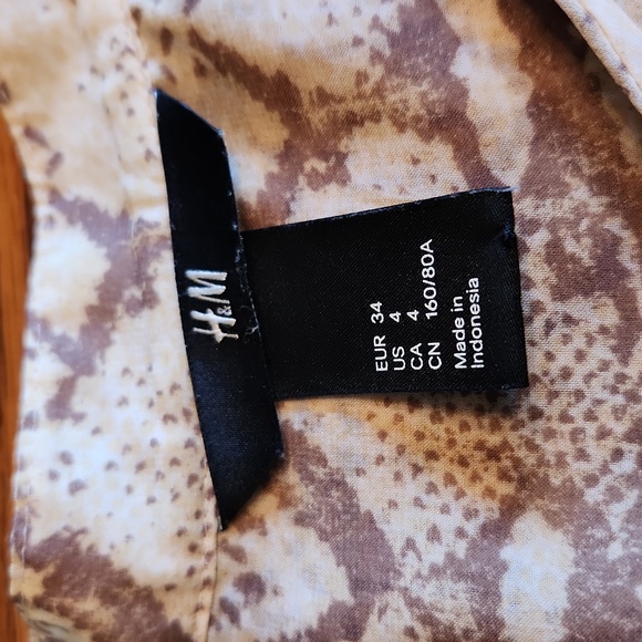 18. H&M, Women's Top, Size 4, Cream and tan, Great condition - Picture 6 of 8